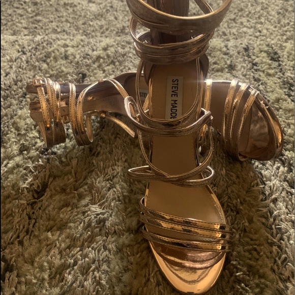 Steve Madden Shoes - STEVE MADDEN GOLD HEELS